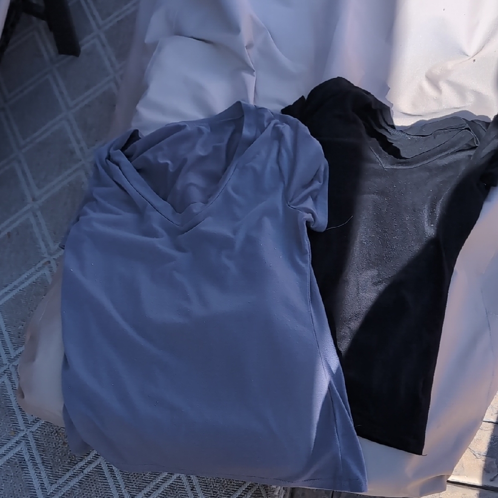 Wet Seal Black and Gray Short Sleeve Tees